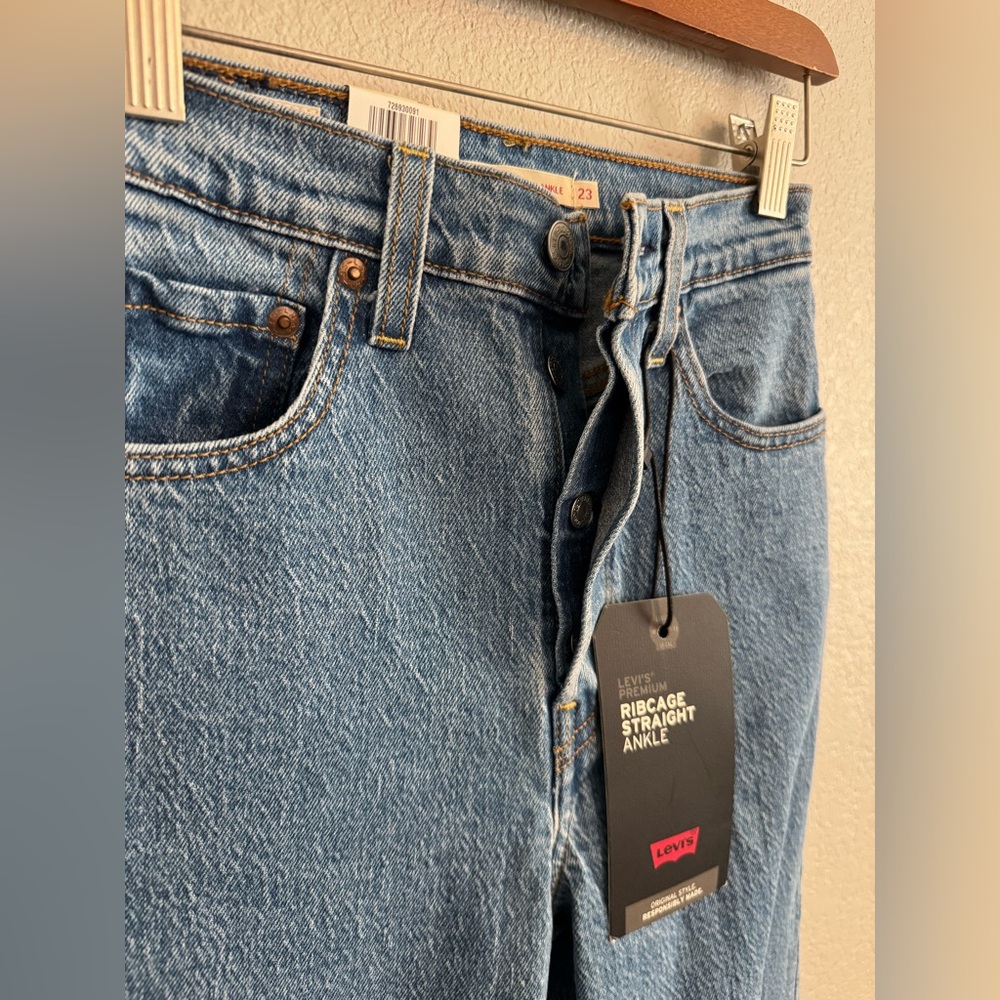 NWT Levi's Ribcage Straight Ankle Jeans - Picture 5 of 11